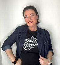 Suzy_BlackTee.jpg Thumbnail